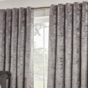 Reasons to choose velvet curtains for honeymoon rooms